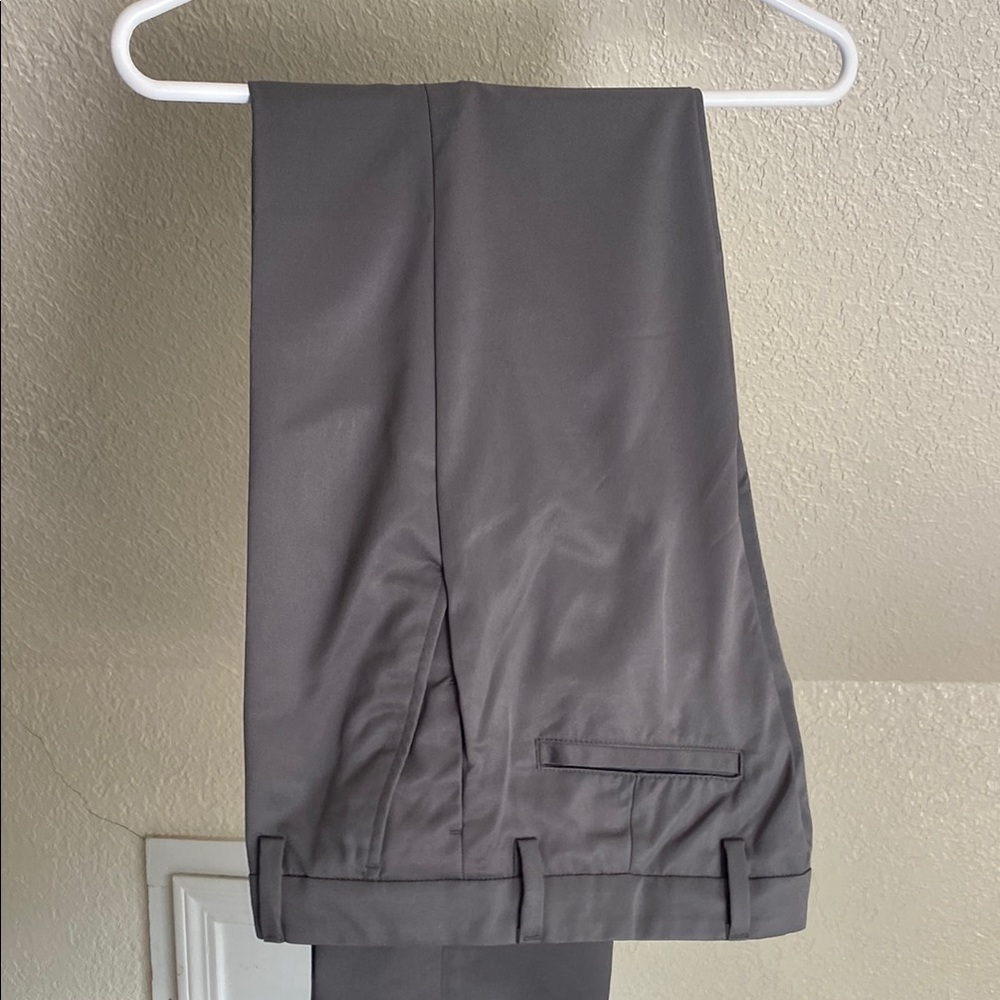 Amazon Essentials men’s size 32/34 pants